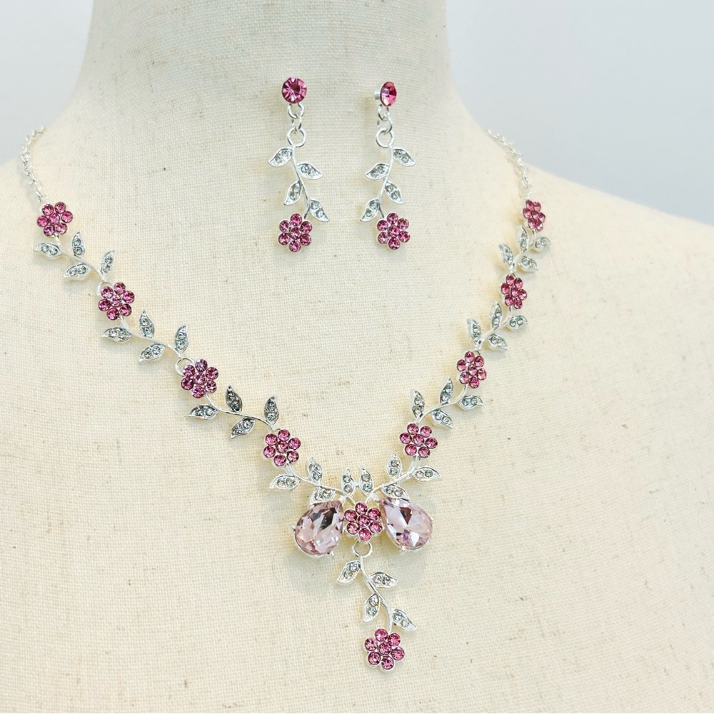 Chic Pink Floral Necklace and Earring Set